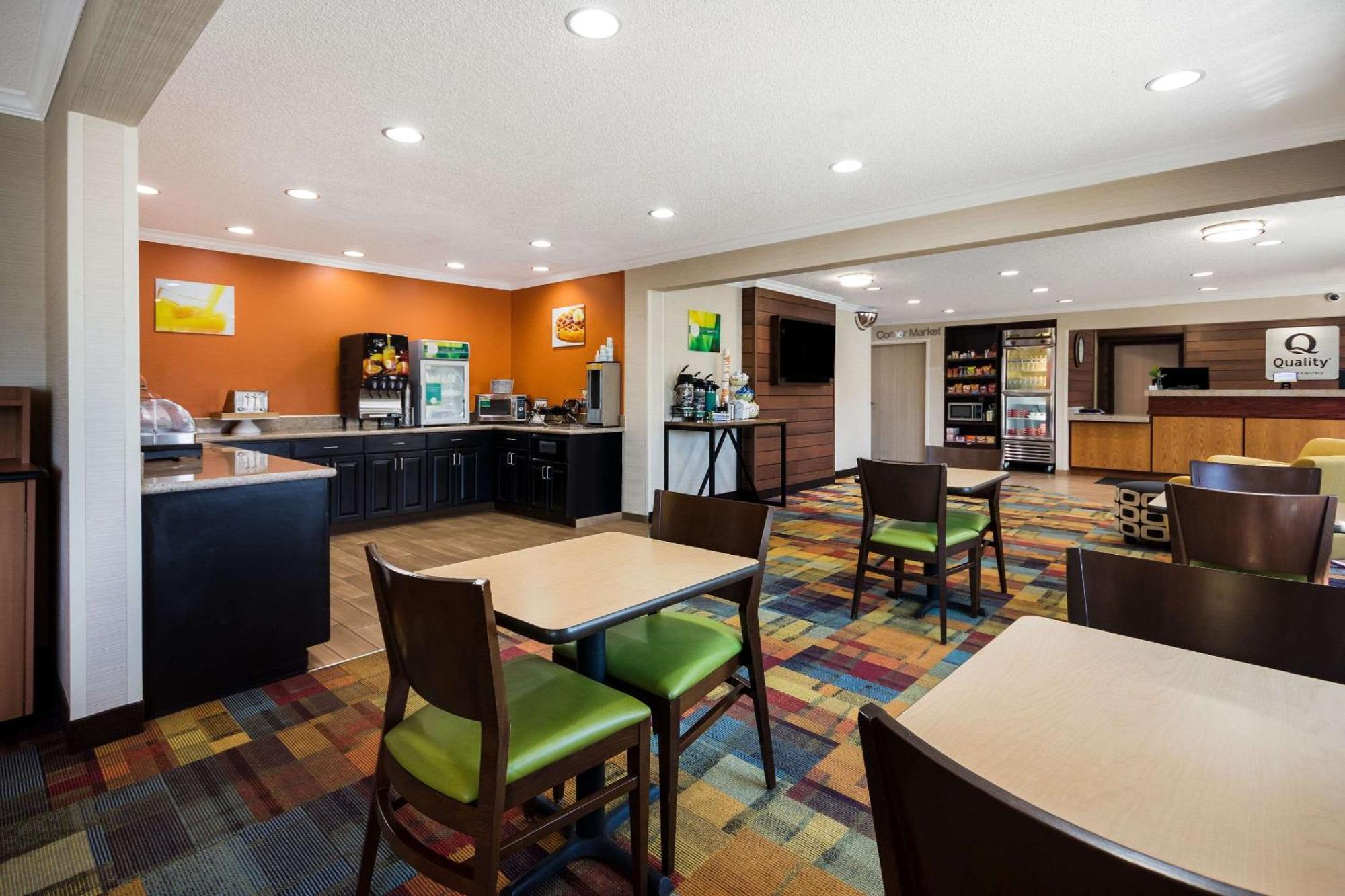 Quality Inn & Suites Bozeman Exterior photo
