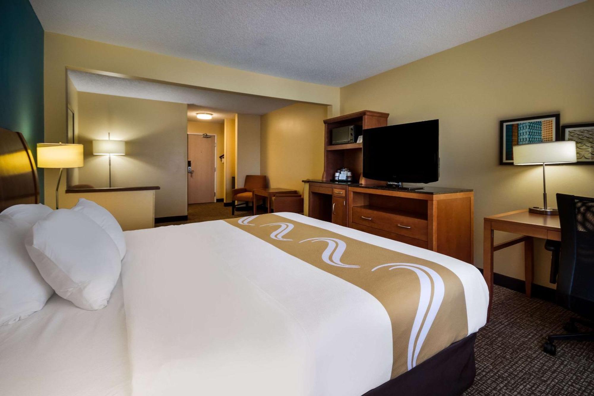Quality Inn & Suites Bozeman Exterior photo