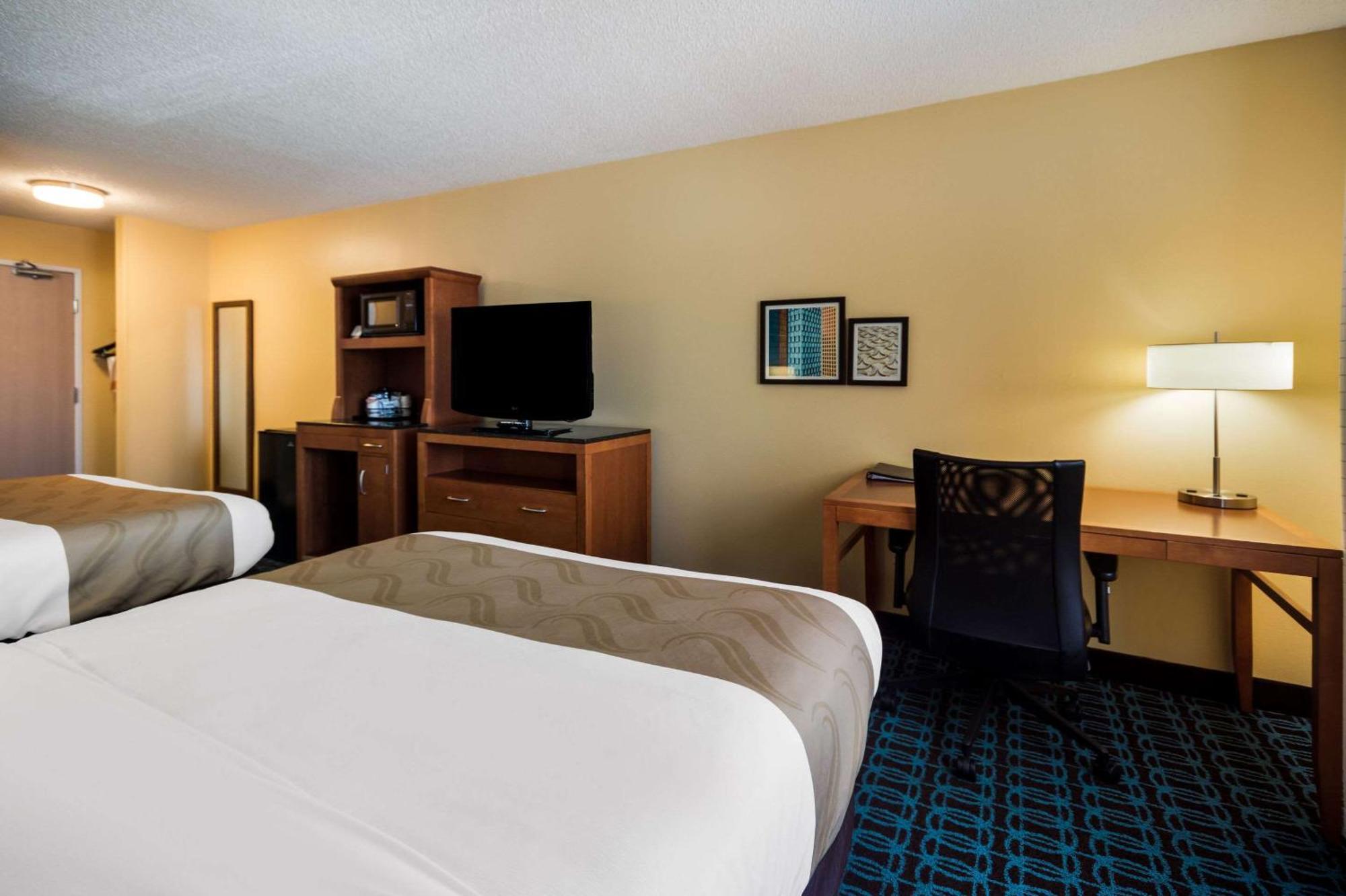 Quality Inn & Suites Bozeman Exterior photo